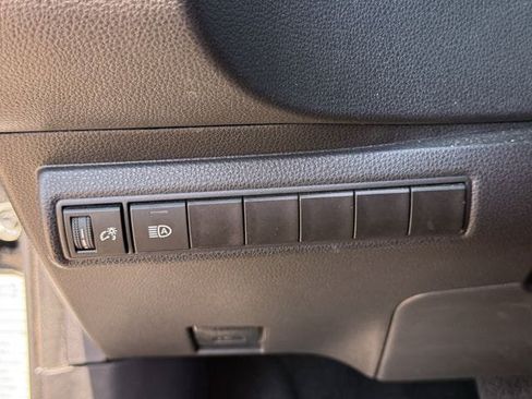 Used 2025 Toyota Corolla LE FWD image 22