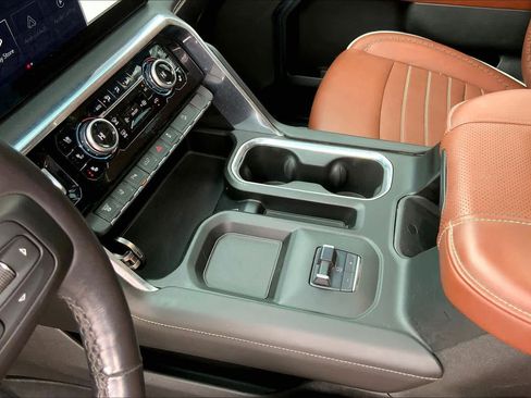 Used 2024 GMC Sierra 2500 Denali Ultimate image 16