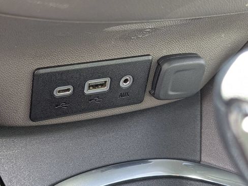 Used 2022 Chevrolet Malibu LT FWD image 23