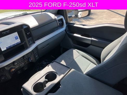 Used 2025 Ford F250 XLT w/ FX4 Off-Road Package image 21