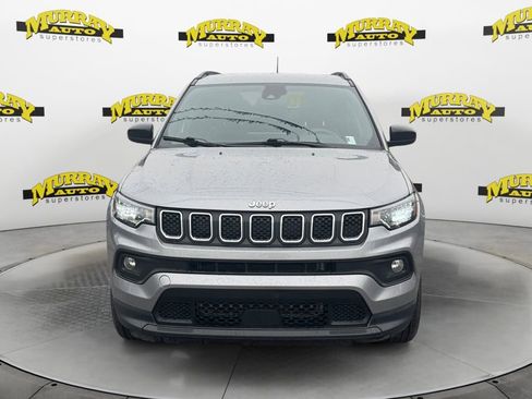 Used 2024 Jeep Compass Latitude image 9