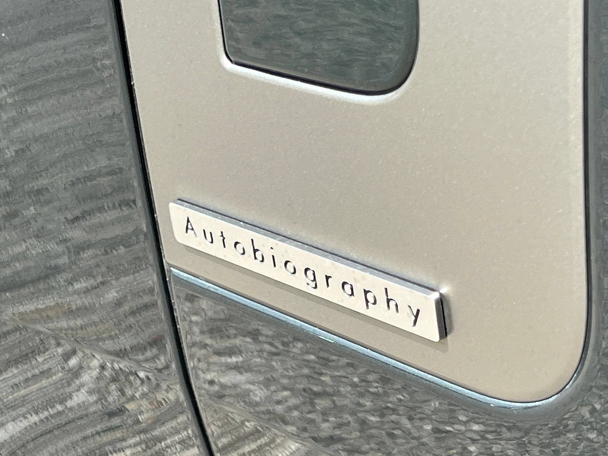 Used 2025 Land Rover Range Rover Autobiography AWD/4WD image 17