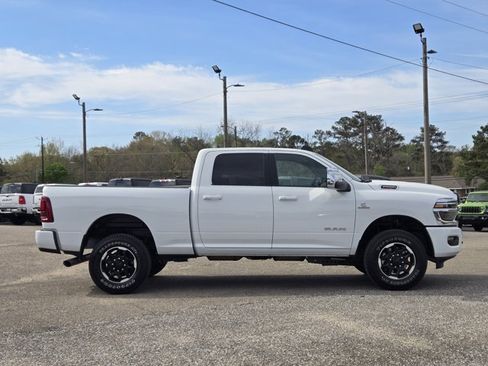Used 2026 RAM 2500 Laramie AWD/4WD image 12