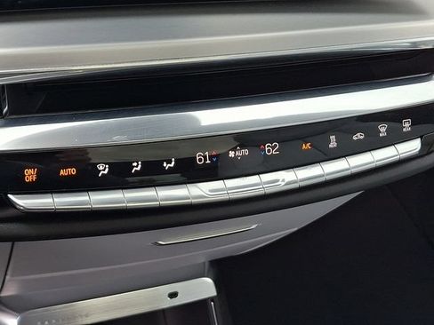 Certified 2024 Cadillac Lyriq Luxury AWD/4WD image 15