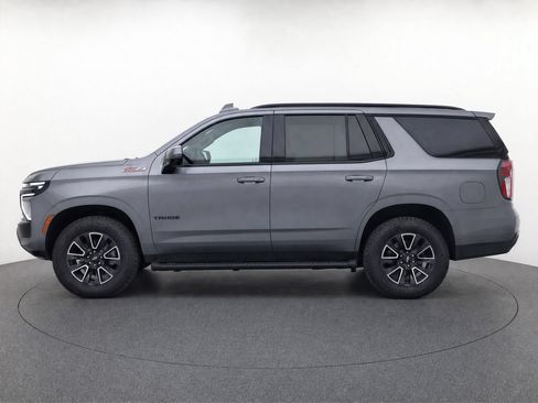Used 2021 Chevrolet Tahoe Z71 w/ Luxury Package AWD/4WD image 2