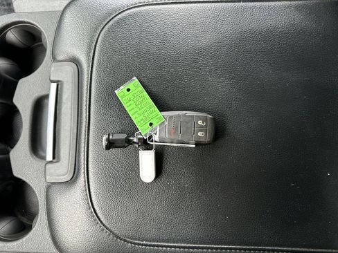 Used 2024 RAM 2500 Big Horn image 22