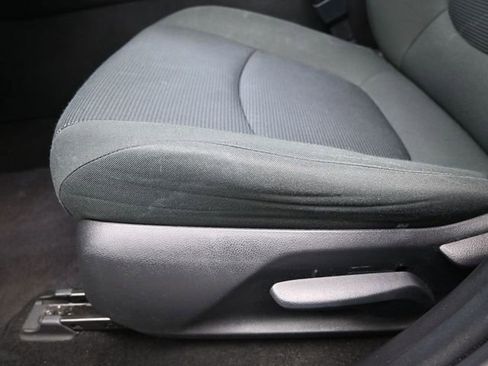 Used 2020 Toyota RAV4 LE image 13