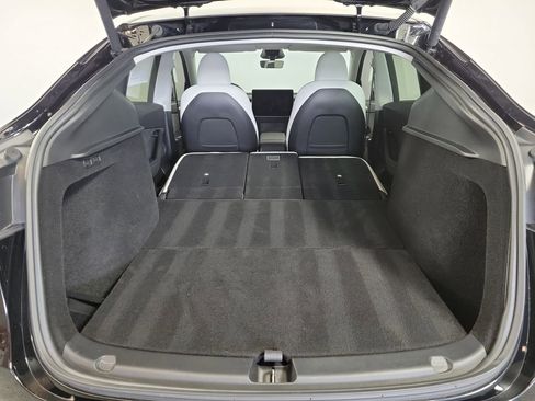 Used 2024 Tesla Model Y Long Range RWD image 26