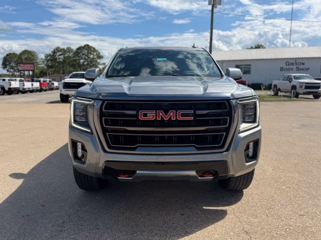 Used 2024 GMC Yukon AT4 w/ Technology Package AWD/4WD image 3