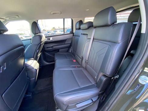 Used 2025 Hyundai Santa Fe SEL FWD image 40