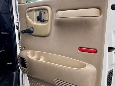 Used 2007 Chevrolet Kodiak C4500 2WD Regular Cab image 27