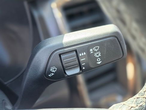 Used 2023 Ford Ranger Lariat w/ Tremor Off-Road Package AWD/4WD image 35