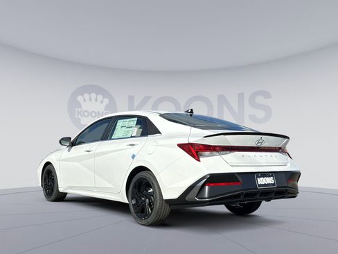 New 2026 Hyundai Elantra SEL Sport image 4