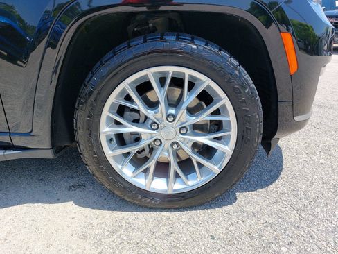 Used 2021 Jeep Grand Cherokee L Summit w/ Advanced Protech Group IV AWD/4WD image 35