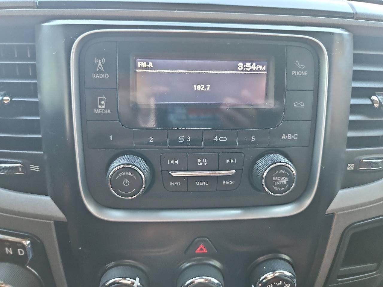 Used 2018 RAM 1500 Express AWD/4WD image 24