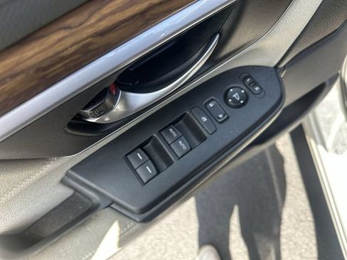 Used 2017 Honda CR-V EX image 17