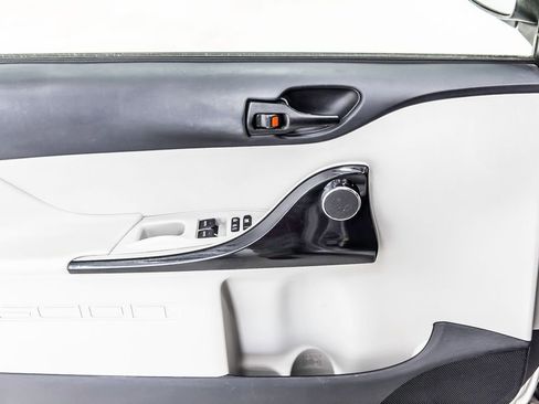 Used 2012 Scion iQ w/ Rear Speaker Pkg image 28