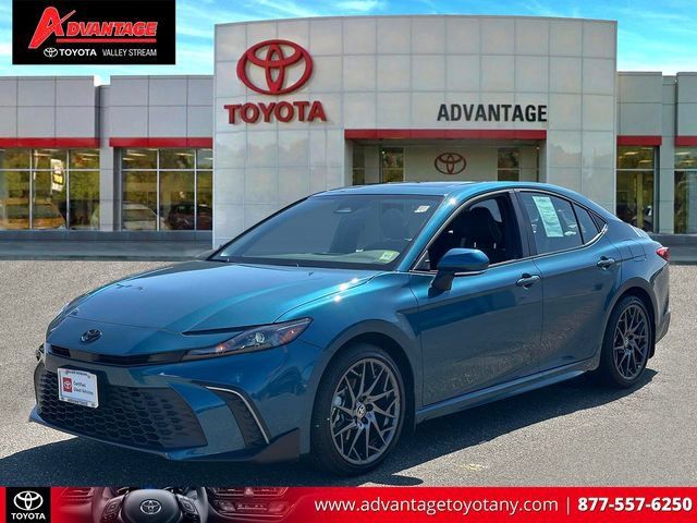 Used 2025 Toyota Camry SE w/ Multimedia Upgrade Package AWD/4WD image 4