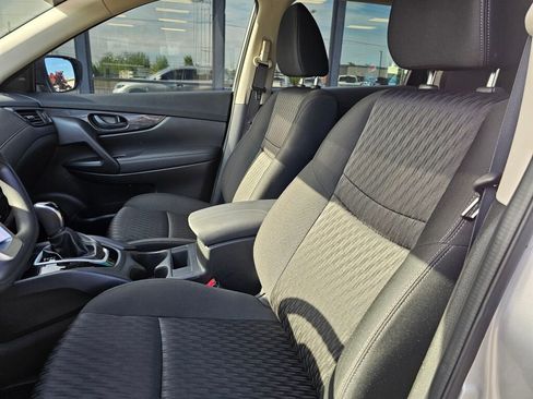 Used 2019 Nissan Rogue S AWD/4WD image 18