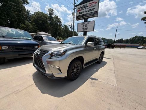 Used 2022 Lexus GX 460 Luxury w/ Sport Design Package AWD/4WD image 4