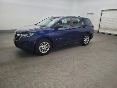 Used 2022 Chevrolet Equinox LS AWD/4WD image 2