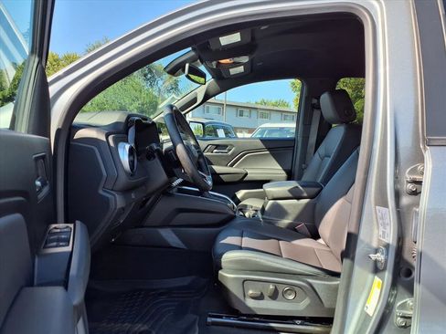 Used 2024 Chevrolet Colorado LT w/ LT Convenience Package III image 20