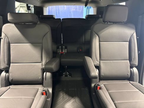 New 2026 Chevrolet Suburban Z71 w/ Comfort Package AWD/4WD image 39