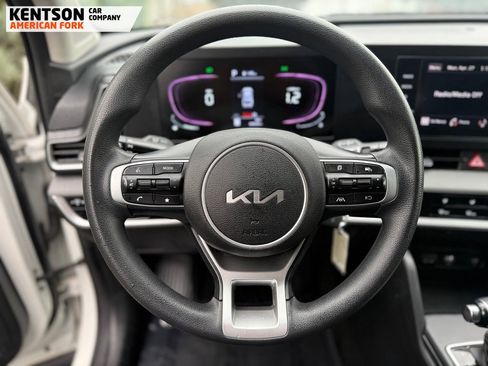Used 2023 Kia Sportage LX AWD/4WD image 16