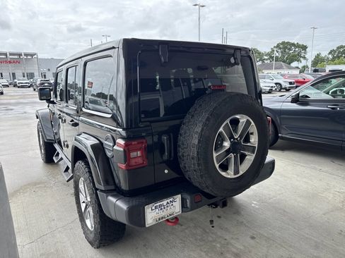 Used 2019 Jeep Wrangler Unlimited Sahara w/ Safety Group AWD/4WD image 6