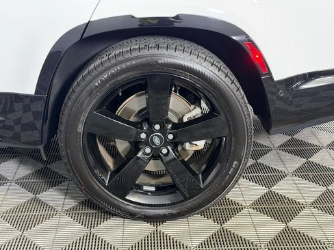 Used 2024 Land Rover Defender 130 X-Dynamic SE AWD/4WD image 11