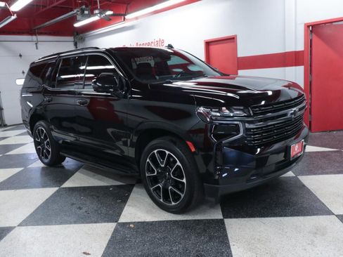 Used 2022 Chevrolet Tahoe RST w/ Luxury Package RWD image 3