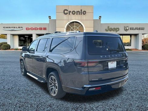 Used 2023 Jeep Wagoneer L 4WD w/ Premium Group I image 5