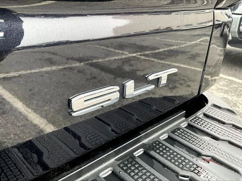 Used 2023 GMC Sierra 1500 SLT w/ SLT Premium Package image 8