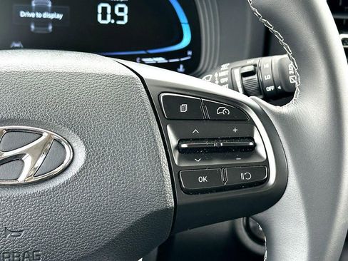 Used 2024 Hyundai Venue SEL FWD image 26