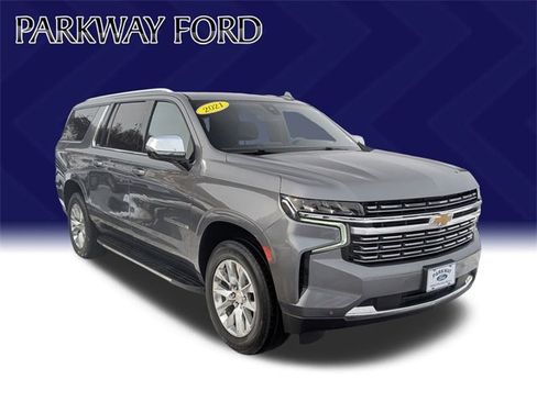 Used 2021 Chevrolet Suburban Premier w/ Premium Package image 3