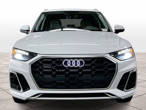 Used 2023 Audi Q5 2.0T Premium w/ Convenience Package image 3