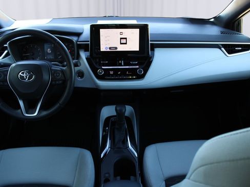 Used 2023 Toyota Corolla SE image 2
