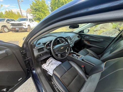 Used 2015 Chevrolet Impala LT FWD image 22