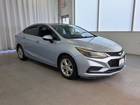 Used 2018 Chevrolet Cruze LT w/ LT Fleet Convenience Package FWD image 4