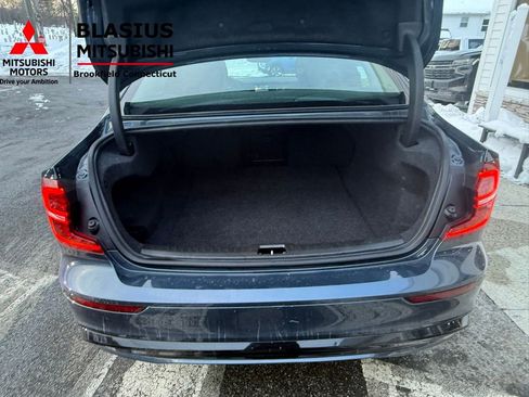 Used 2025 Volvo S60 B5 Core image 41