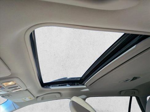 Used 2017 Subaru Outback 2.5i Limited image 18