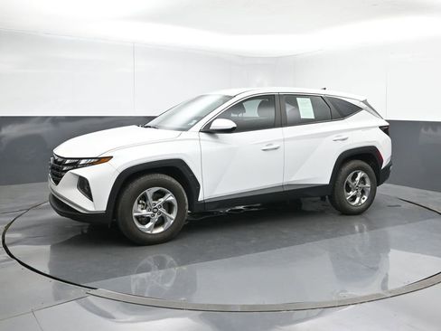 Used 2024 Hyundai Tucson SE image 2