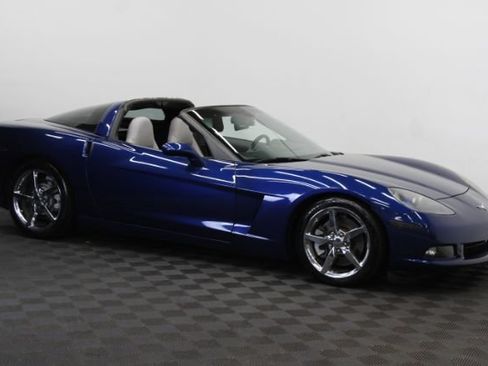 Used 2005 Chevrolet Corvette Coupe w/ Preferred Equipment Group RWD image 5