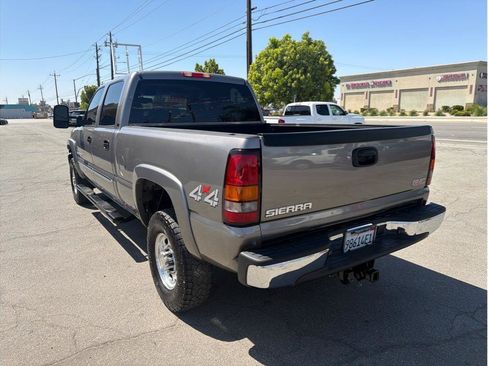 Used 2006 GMC Sierra 2500 SLE w/ Skid Plate Package AWD/4WD image 14
