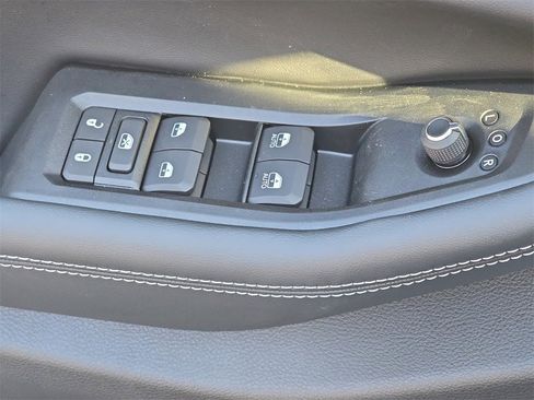 New 2025 Jeep Grand Cherokee Altitude image 28