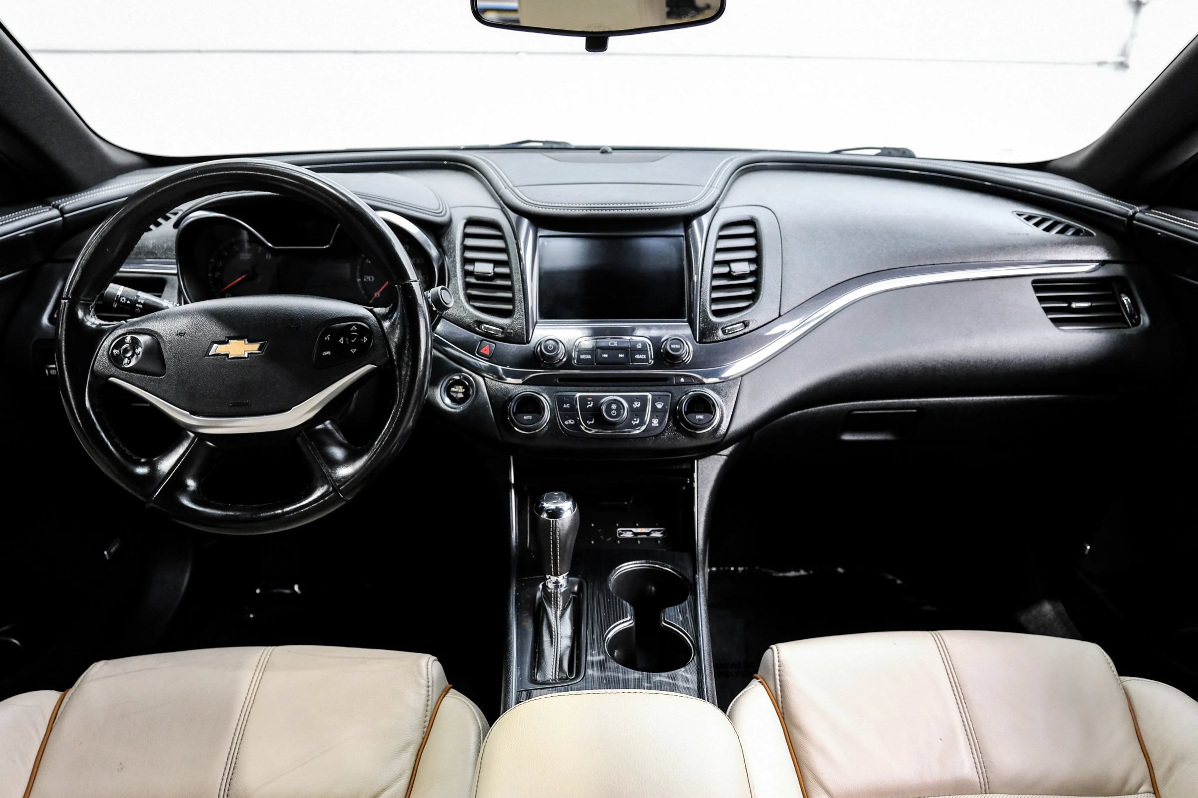 Used 2018 Chevrolet Impala Premier FWD image 16