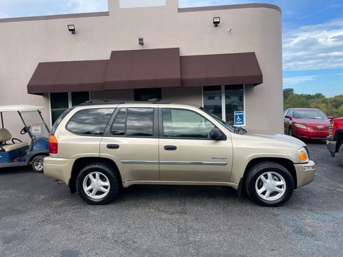 Used 2006 GMC Envoy SLE w/ Sle Preferred Equipment Group image 2