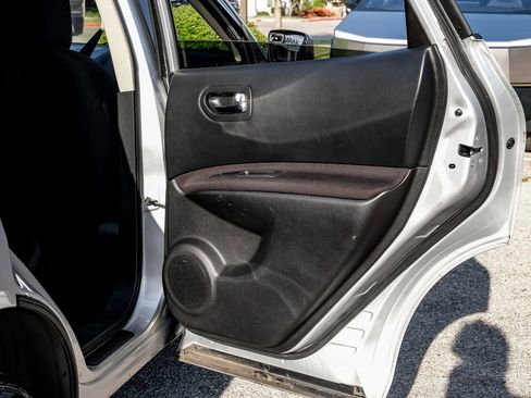 Used 2015 Nissan Rogue S w/ Convenience Package image 44