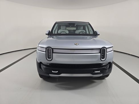 Used 2024 Rivian R1S Adventure AWD/4WD image 8