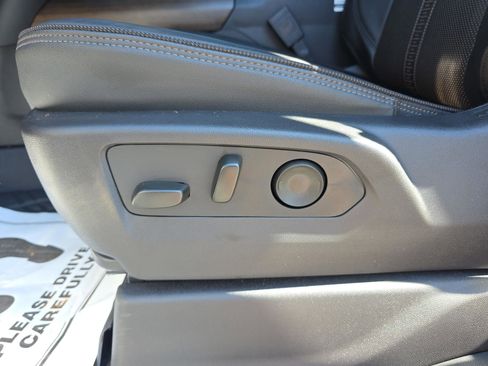 Used 2025 Chevrolet Silverado 3500 High Country w/ High Country Premium Package image 19